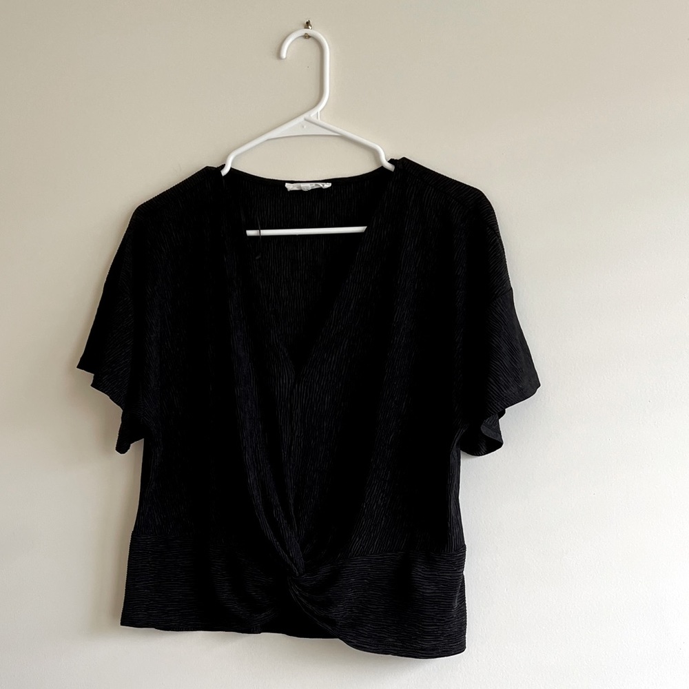 June and Hudson Black Twist Front Top